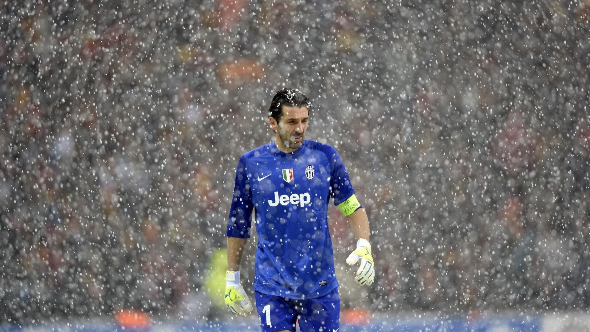 独行者生涯史诗,孤注者战场绝唱,当足球的两面镜像同时上演